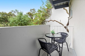 Superb 1-Bed Unit with A Generous Balcony
